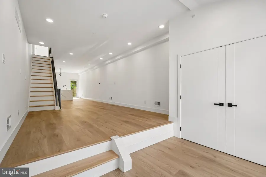28 E Pleasant St, Philadelphia, PA 19119 - #2