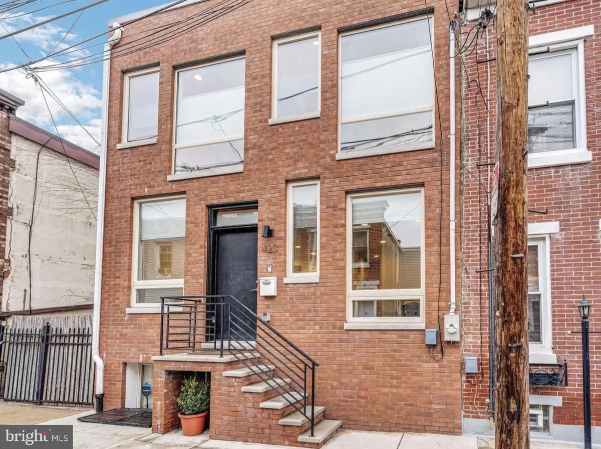 423 E Flora St, Philadelphia, PA 19125 - #1