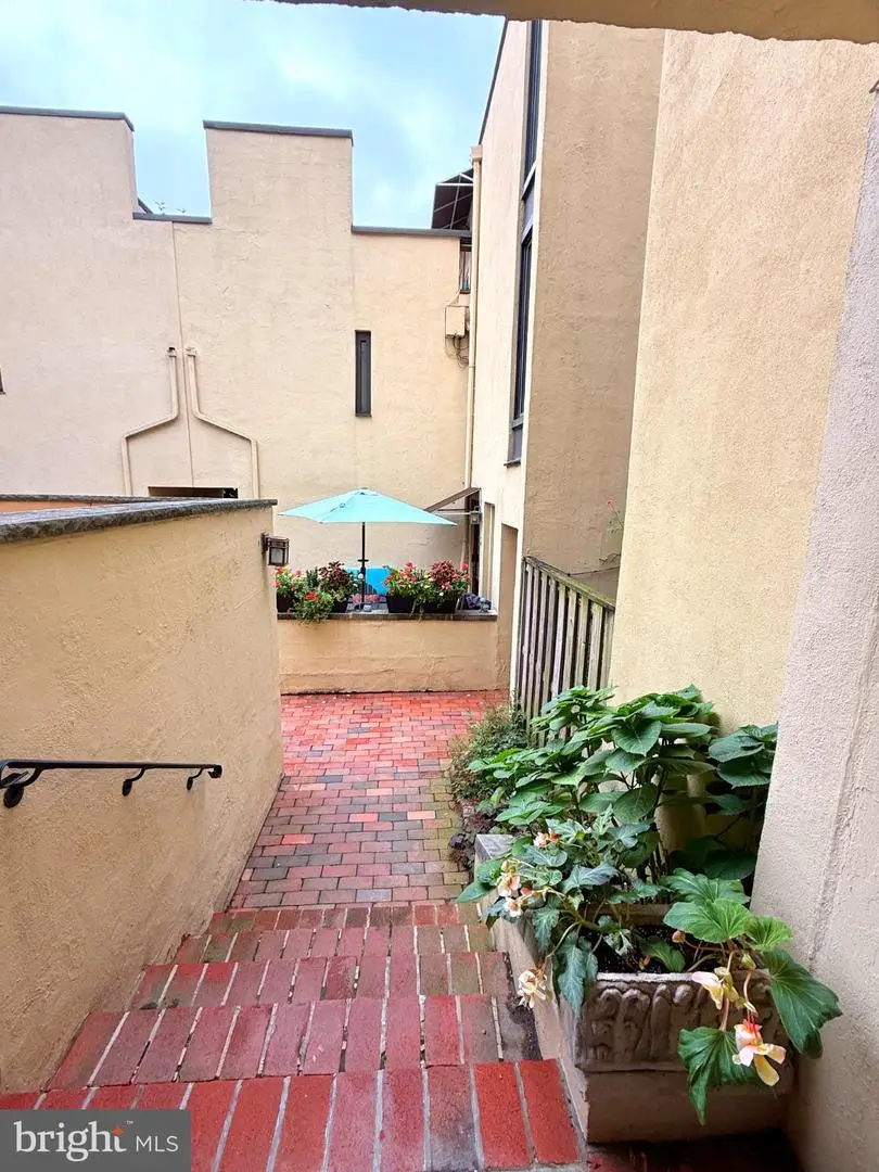 4 S Alder St #4, Philadelphia, PA 19147 - #3