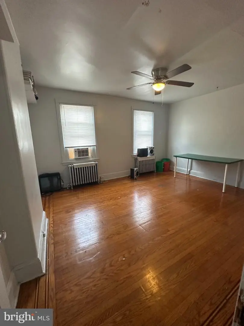 40 W Wyneva St, Philadelphia, PA 19144 - #2