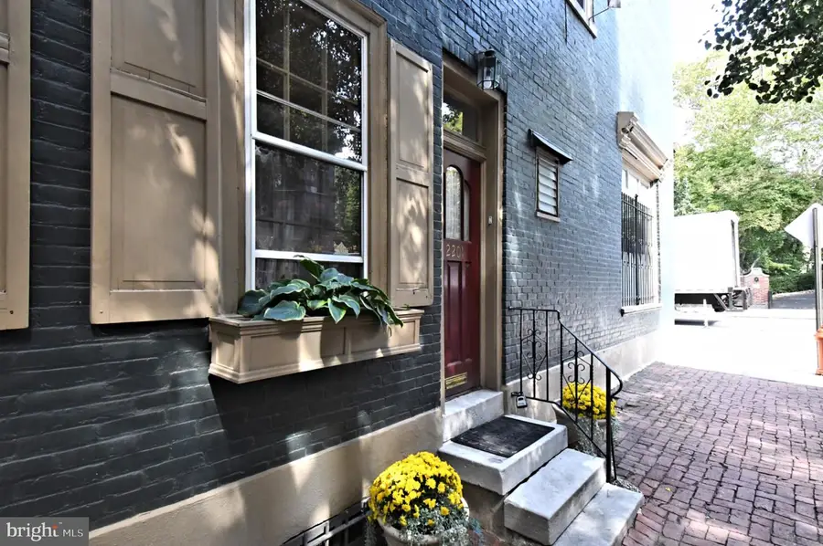 242 S 22nd St, Philadelphia, PA 19103 - #2