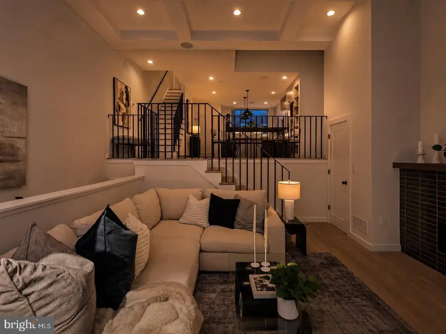 952 N 6th St, Philadelphia, PA 19123 - #3