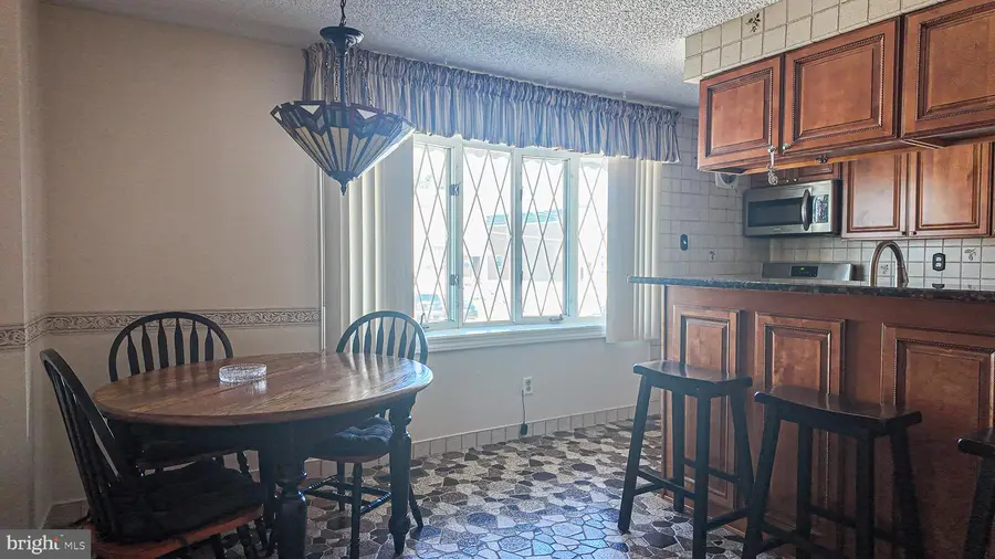9922 S Canterbury Rd, Philadelphia, PA 19114 - #3