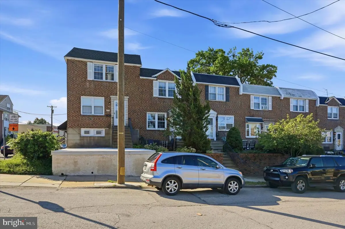 495 Kingsley St, Philadelphia, PA 19128 - #1