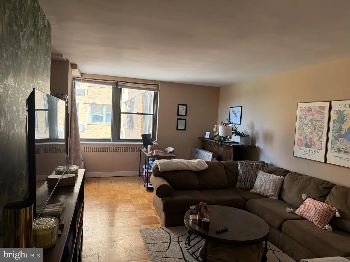 2601 Pennsylvania Ave #325, Philadelphia, PA 19130 - #1