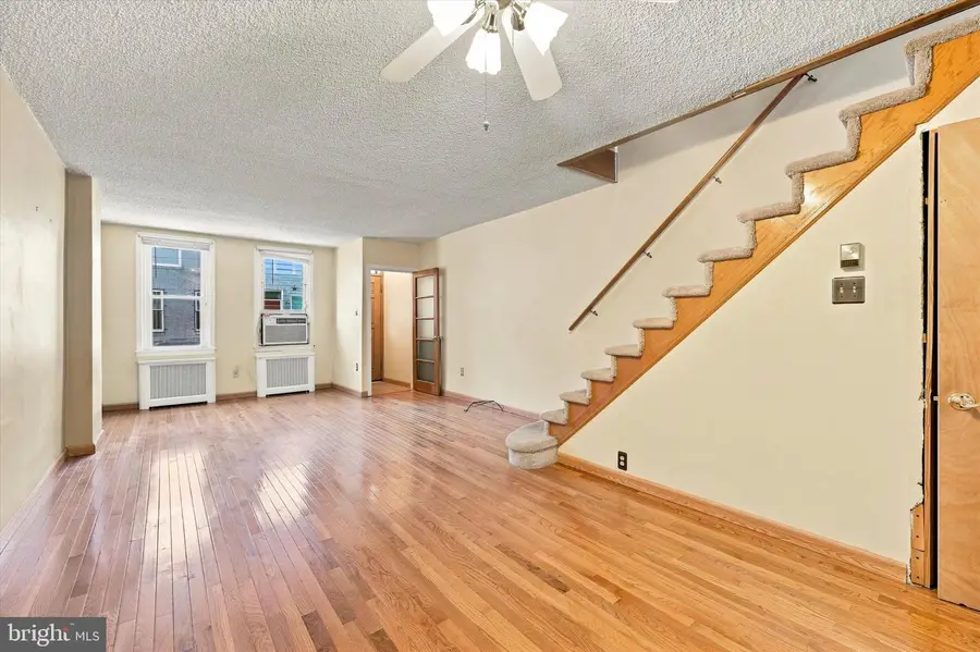 739 Mcclellan St, Philadelphia, PA 19148 - #3