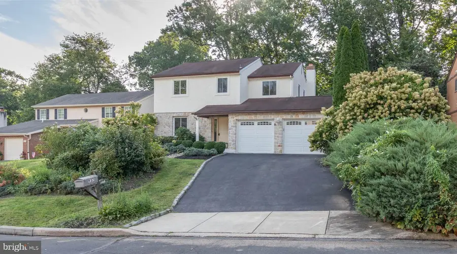937 Caledonia St, Philadelphia, PA 19128 - #2