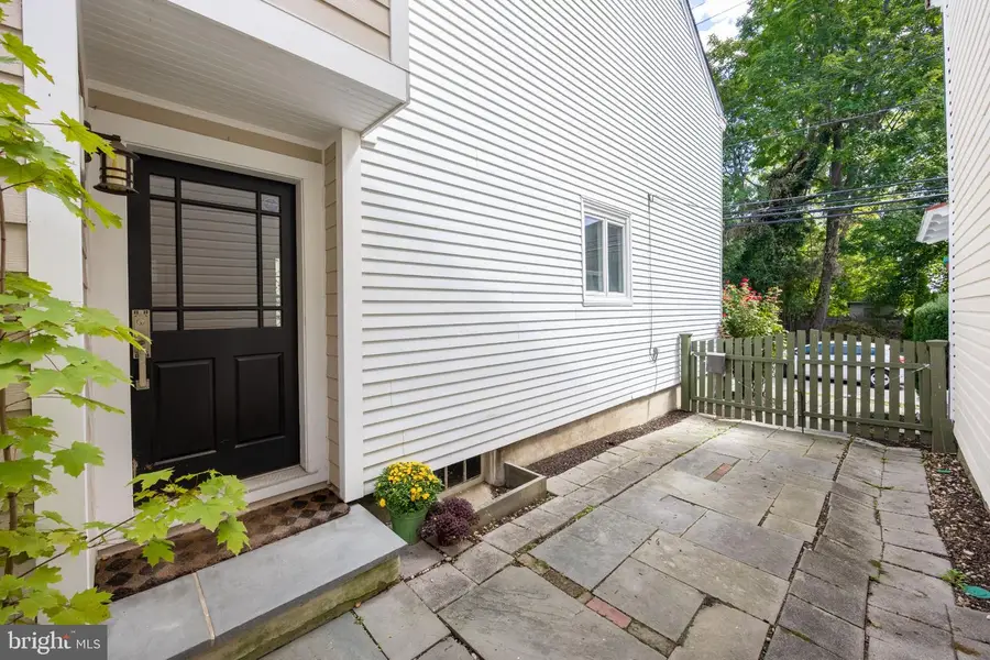 39 W Gravers Ln, Philadelphia, PA 19118 - #3