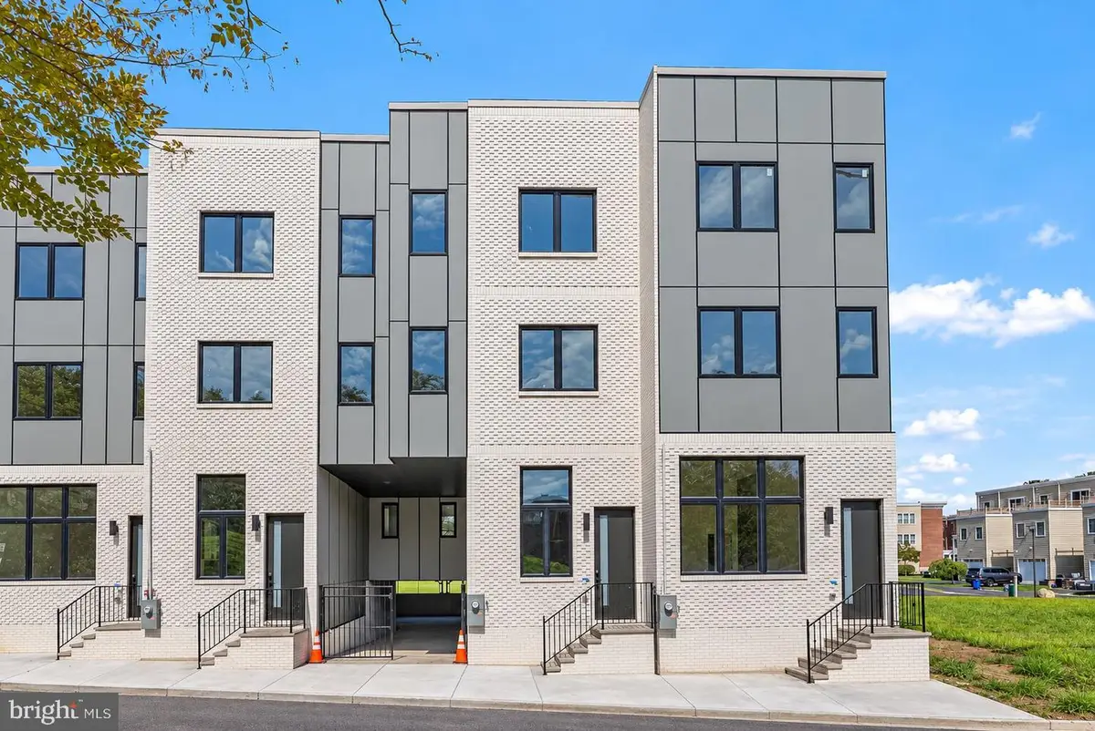 2425 Hartranft St, Philadelphia, PA 19145 - #1