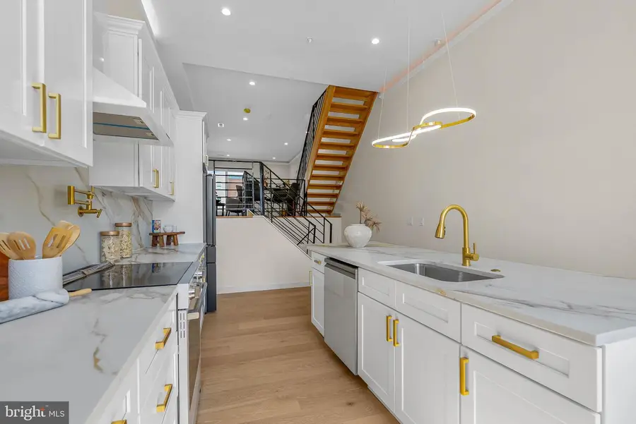 2425 Hartranft St, Philadelphia, PA 19145 - #3