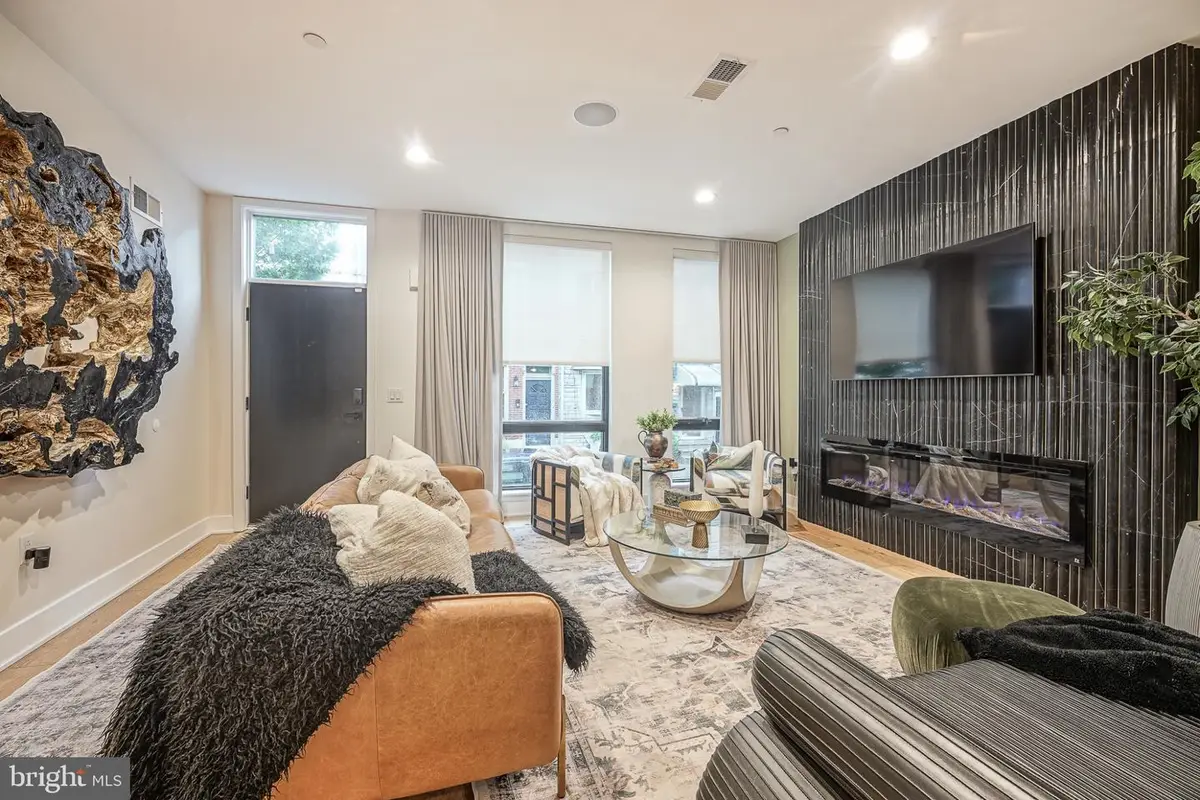 1109 Earl St, Philadelphia, PA 19125 - #1