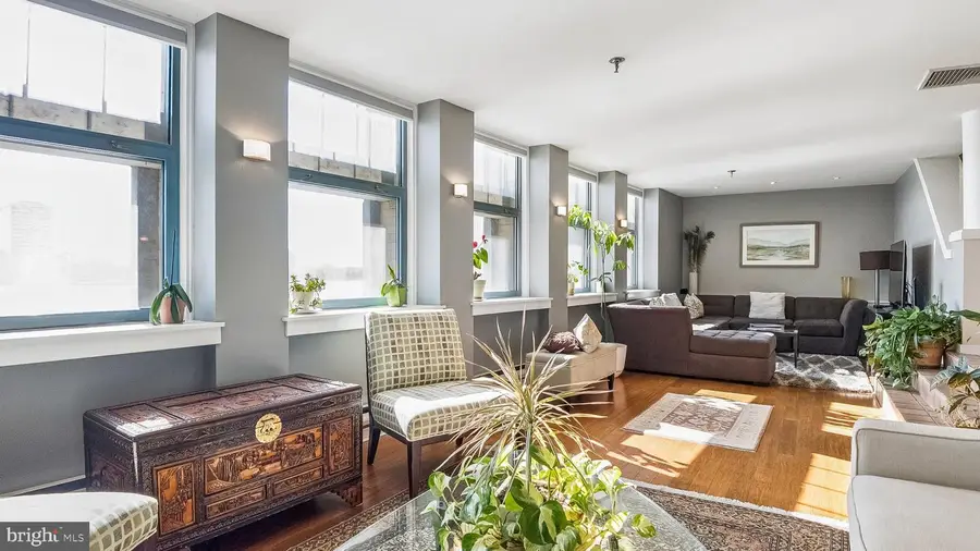 7 N Christopher Columbus Blvd #246, Philadelphia, PA 19106 - #2