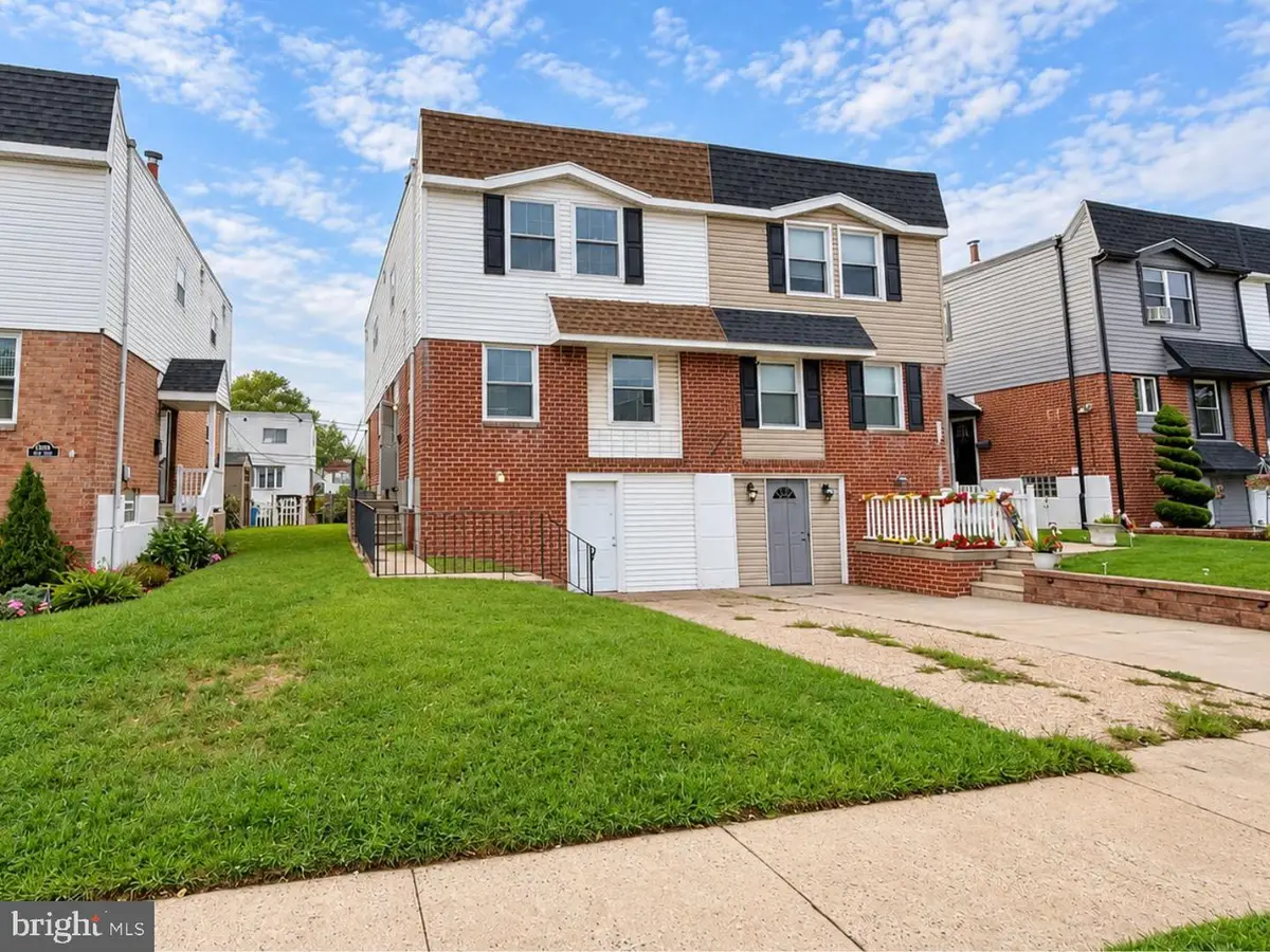 10908 Kirby Dr, Philadelphia, PA 19154 - #1