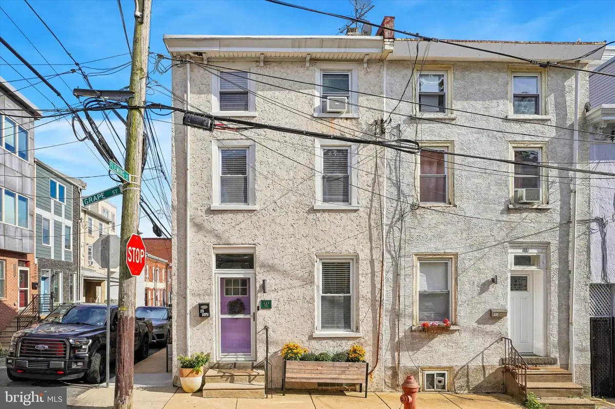 223 Grape St, Philadelphia, PA 19128 - #1