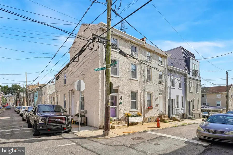 223 Grape St, Philadelphia, PA 19128 - #2