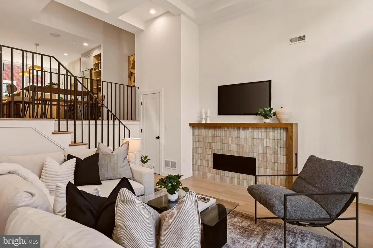960 N 6th St, Philadelphia, PA 19123 - #1