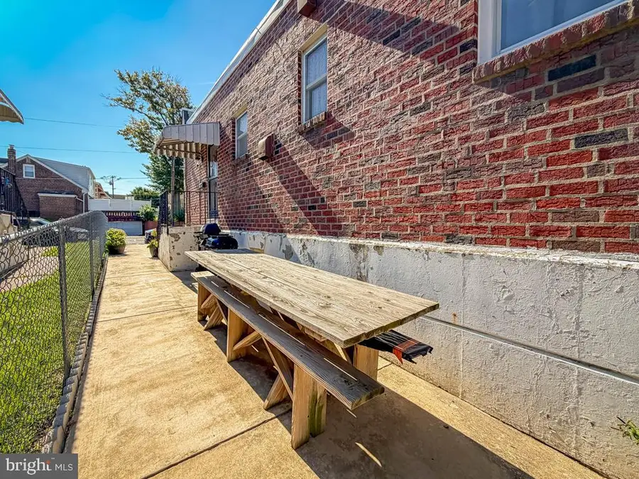7842 Brier St, Philadelphia, PA 19152 - #3