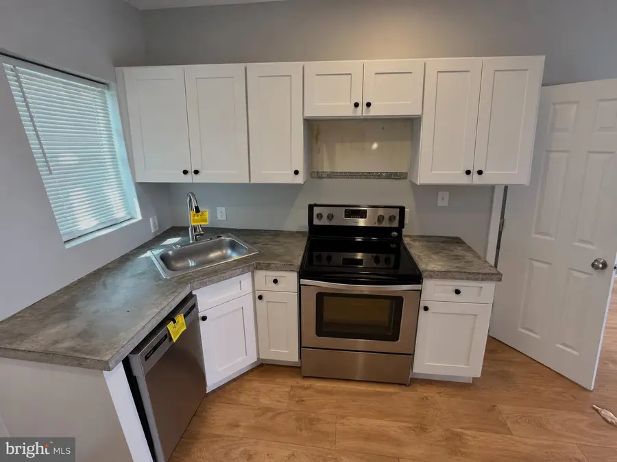 2636 Earp St, Philadelphia, PA 19146 - #3