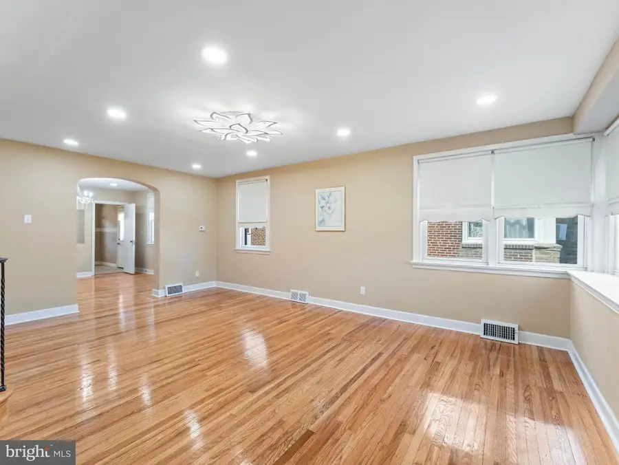 1136 Kerper St, Philadelphia, PA 19111 - #2