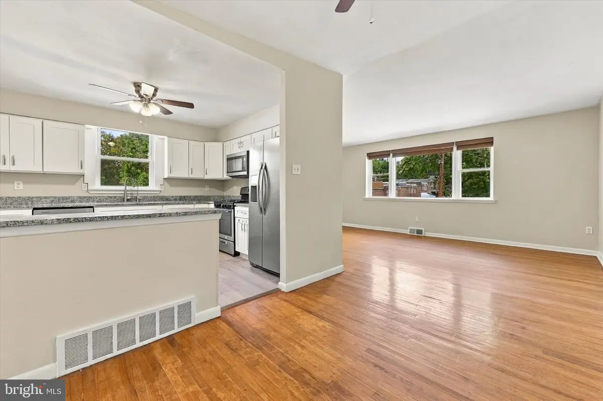704 Hill Rd, Philadelphia, PA 19128 - #1