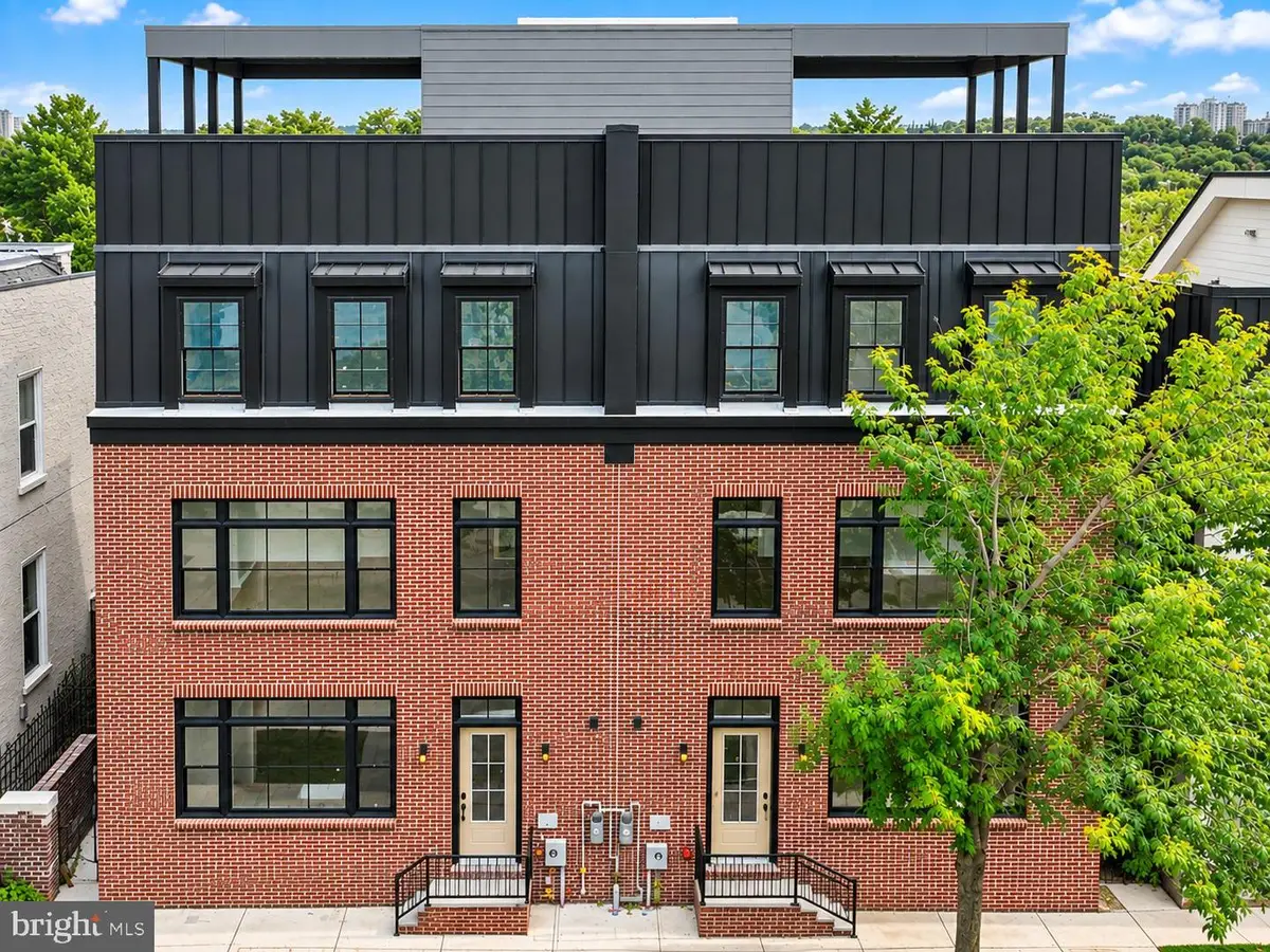 210 Kalos St, Philadelphia, PA 19128 - #1