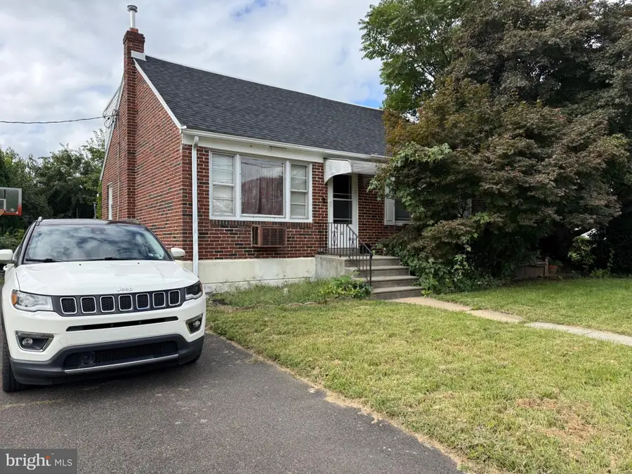 608 Hoffnagle St, Philadelphia, PA 19111 - #2