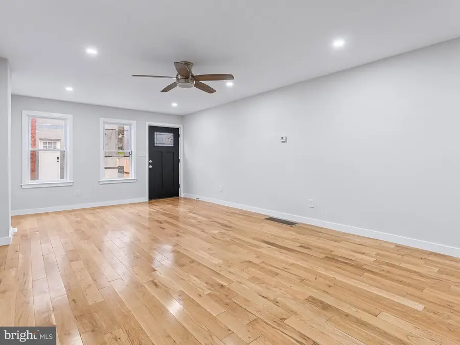 1925 E Oakdale St, Philadelphia, PA 19125 - #3