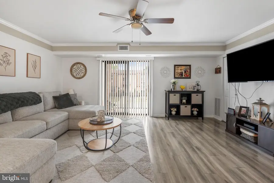 47202 Delaire Landing Rd #202, Philadelphia, PA 19114 - #3