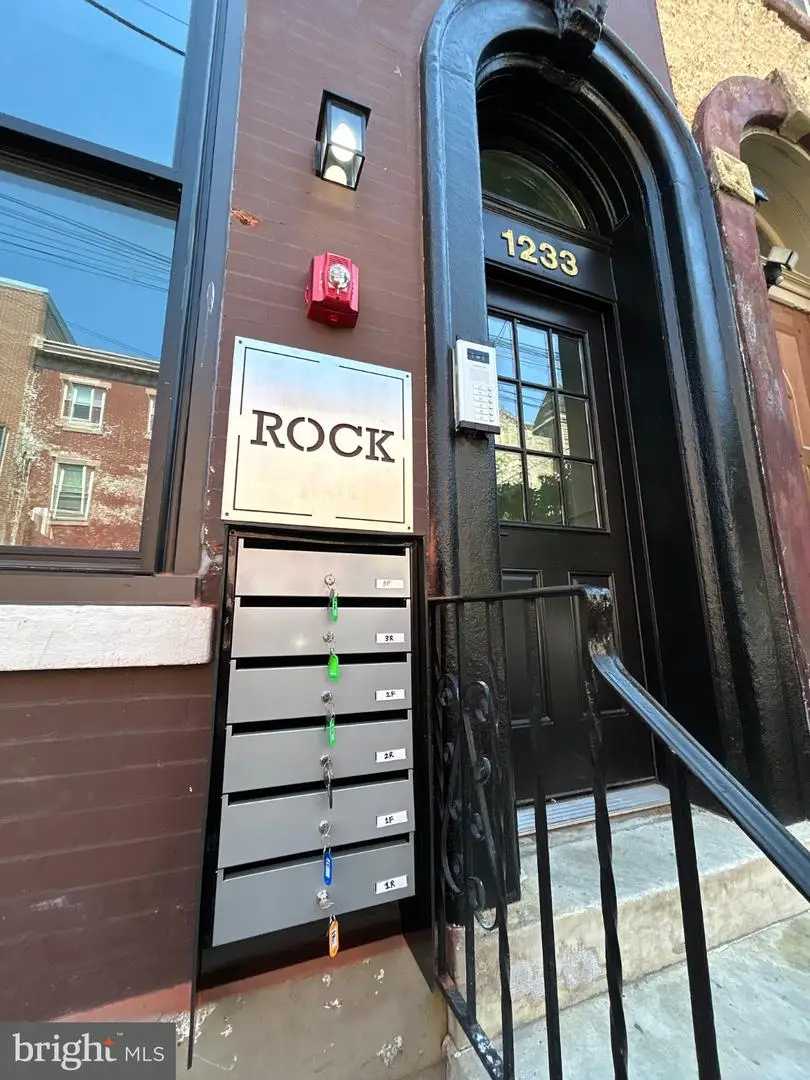 1233 N 6th St, Philadelphia, PA 19122 - #1