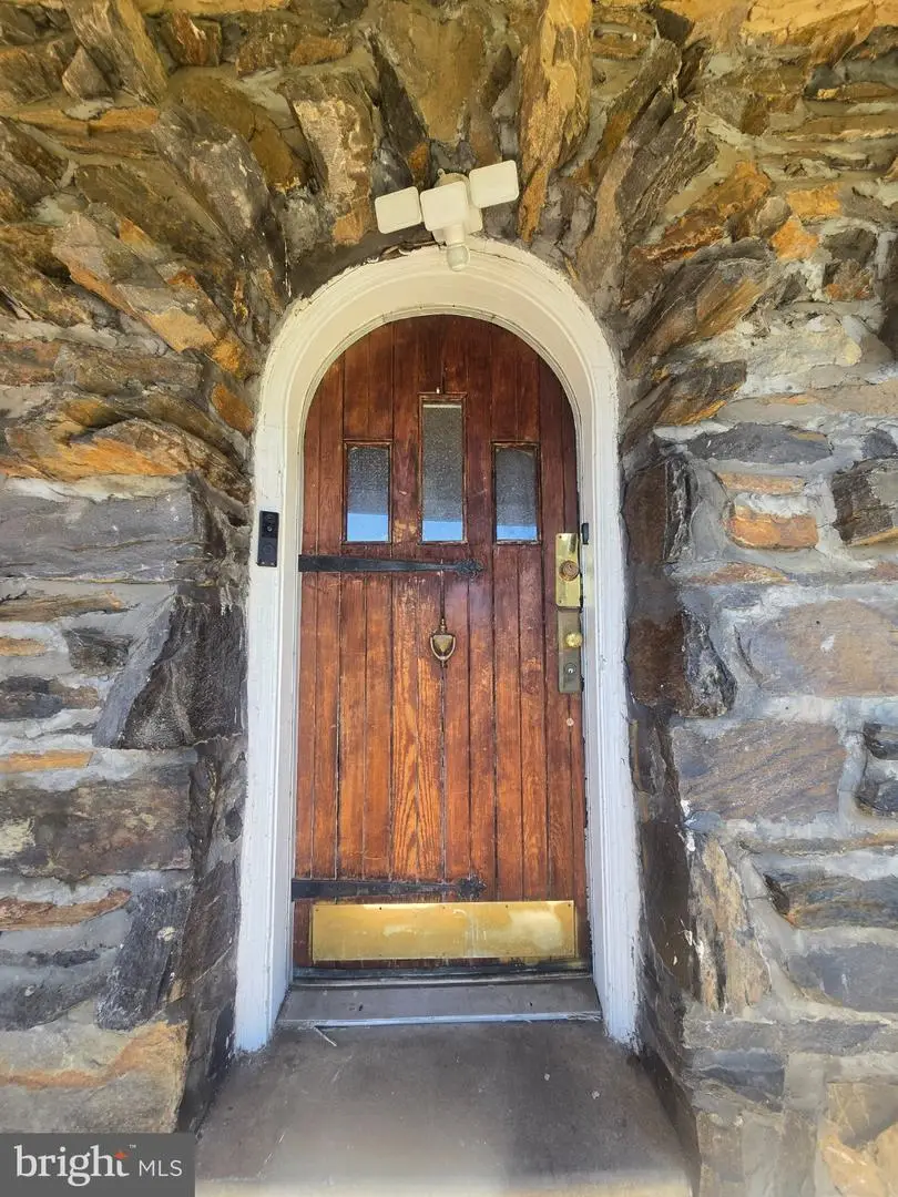629 E Woodlawn St, Philadelphia, PA 19144 - #1