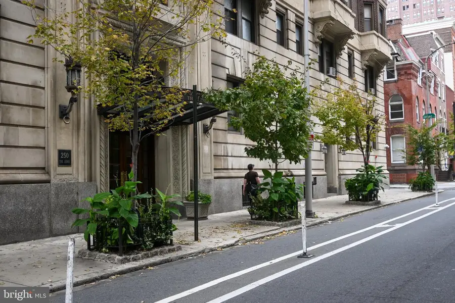 250 S 13th St #3g, Philadelphia, PA 19107 - #2