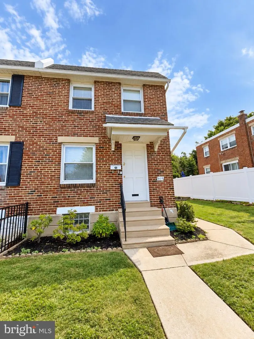 609 Acorn St, Philadelphia, PA 19128 - #2