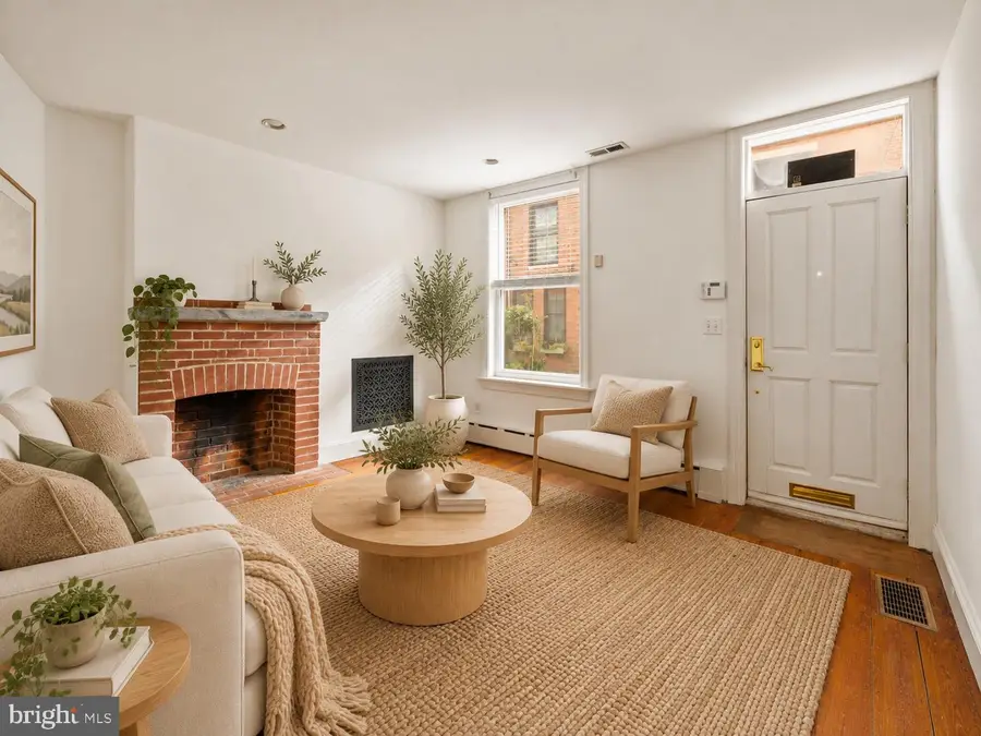 1038 N Leithgow St, Philadelphia, PA 19123 - #3