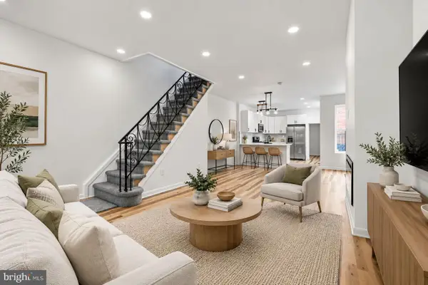 906 W Rockland St, PHILADELPHIA, PA 19141