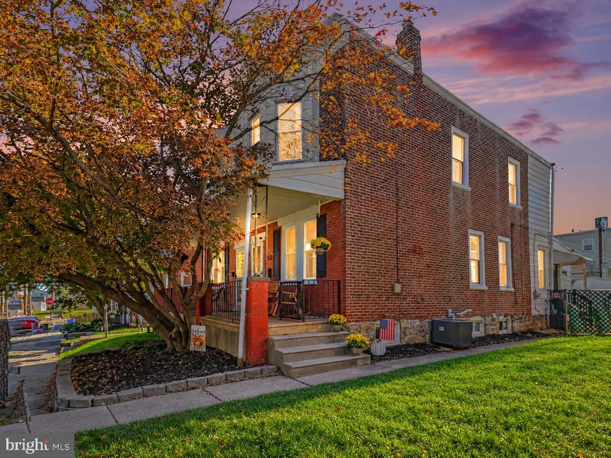 628 Arthur St, Philadelphia, PA 19111 - #1
