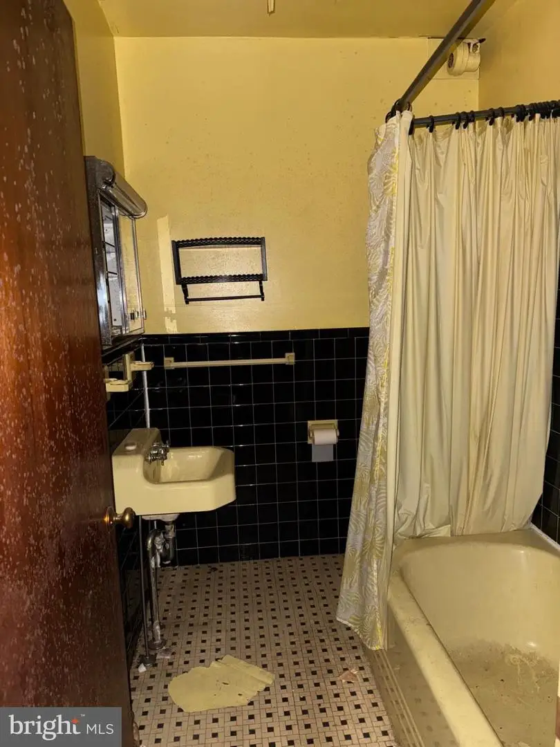2331 Saint Albans St, Philadelphia, PA 19146 - #3