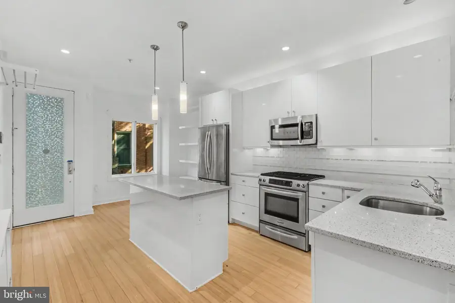 966 N Leithgow St, Philadelphia, PA 19123 - #3