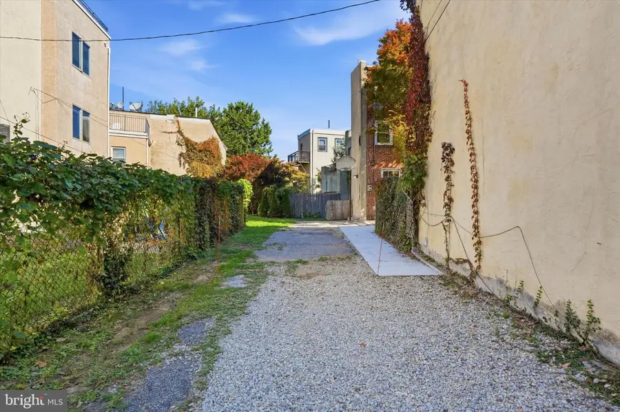 335 R Poplar St, Philadelphia, PA 19123 - #2