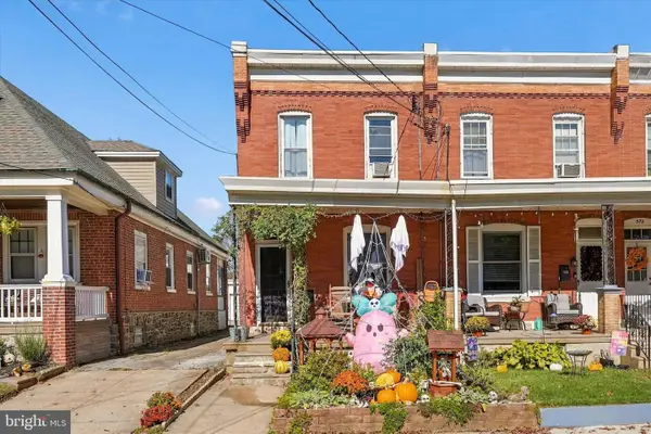 568 Hermitage St, PHILADELPHIA, PA 19128