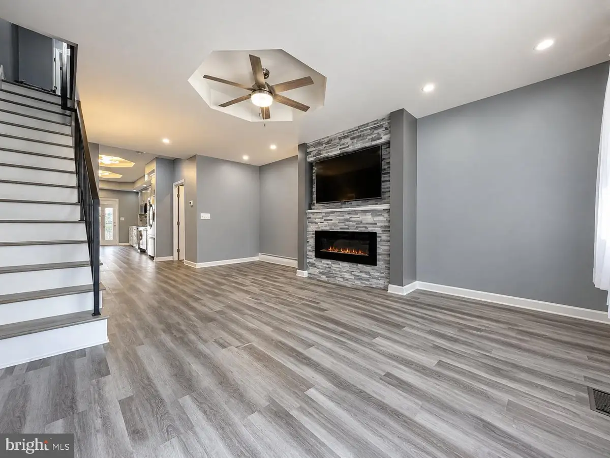 151 Moore St, Philadelphia, PA 19148 - #1