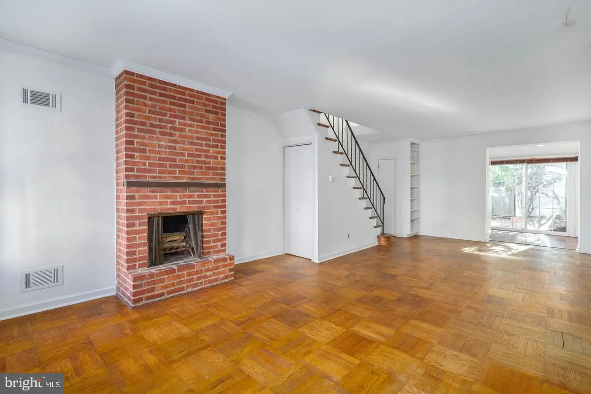 2304 Waverly St, Philadelphia, PA 19146 - #1
