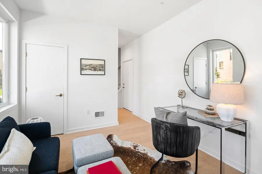 3044 S Northbank Pl, Philadelphia, PA 19125 - #2