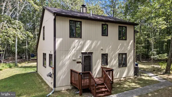 134 Oakenshield Dr, TAMIMENT, PA 18371