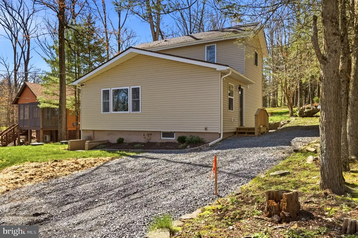 410 Sunset Forest Dr, Hawley, PA 18428 - #1