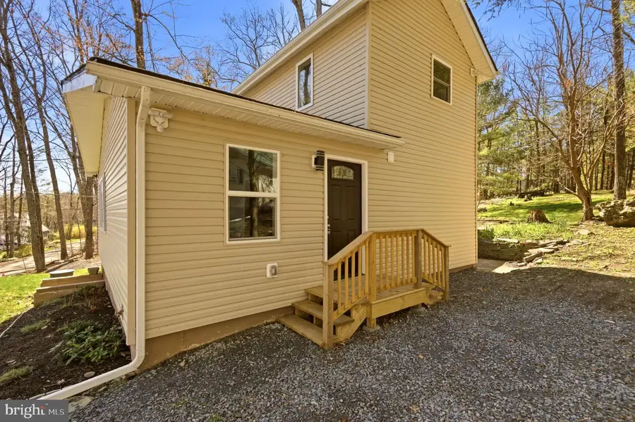 410 Sunset Forest Dr, Hawley, PA 18428 - #2