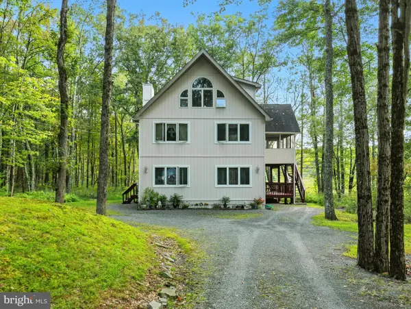 Buckboard Ln, LORDS VALLEY, PA 18428