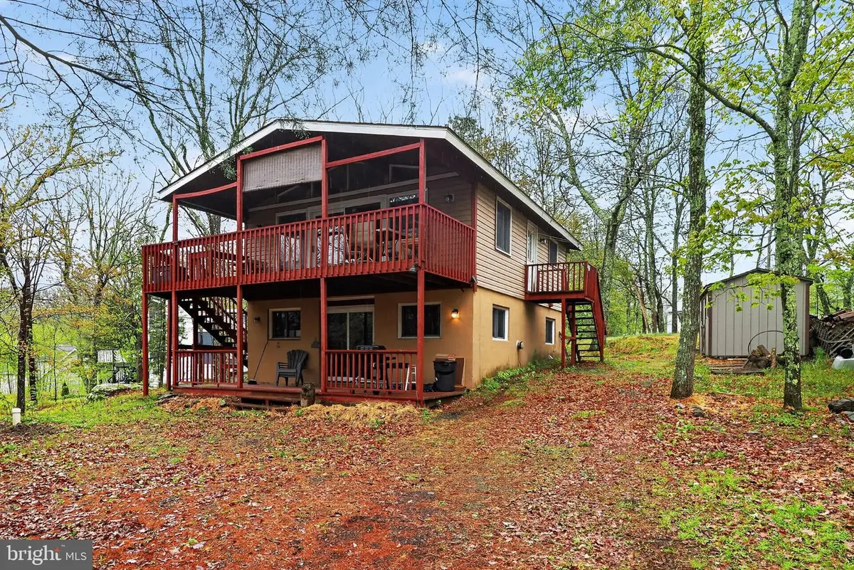 111 Horseshoe Ln, Lords Valley, PA 18428 - #1