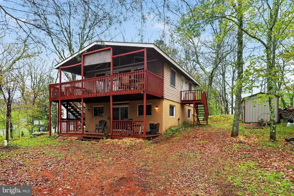 111 Horseshoe Ln, LORDS VALLEY, PA 18428