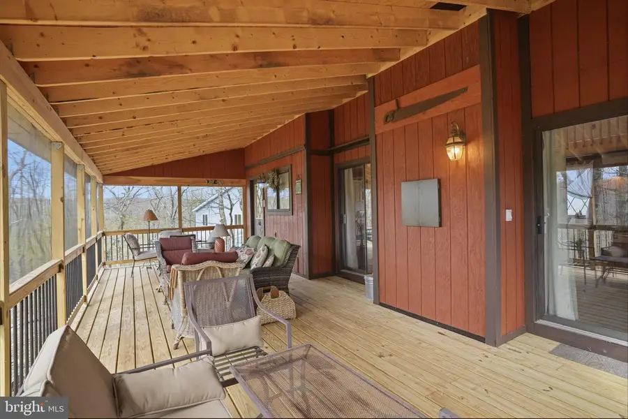 138 Dover Dr, Bushkill, PA 18324 - #3
