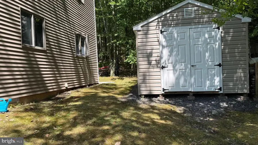 4271 Winchester Way, Bushkill, PA 18324 - #3